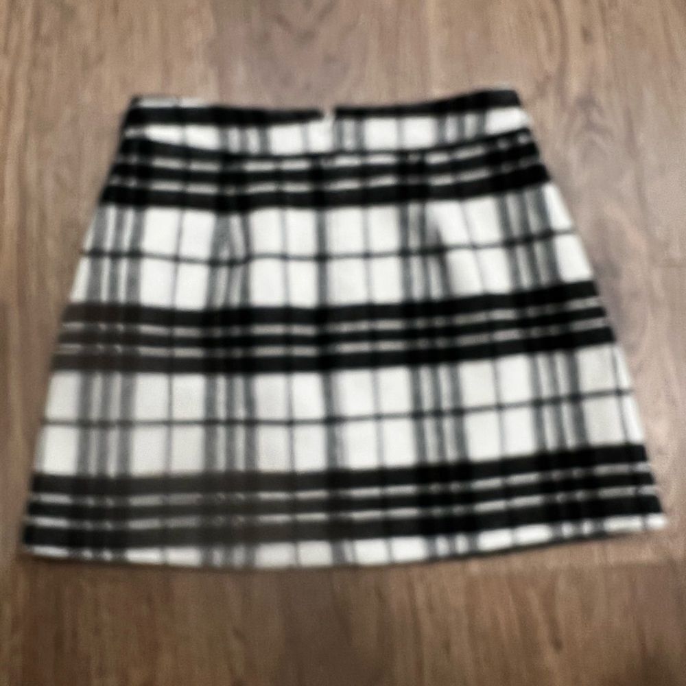 Forever 21 Mini Skirt Women’s Plaid Black White Wool Blend Size S - Picture 3 of 6